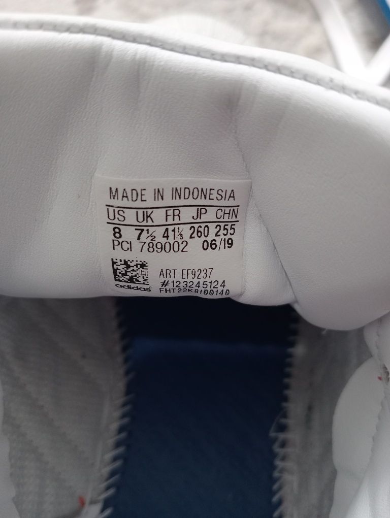 Покупал в Японии. adidas. Мировой бренд с трёх полосками. La marque au
