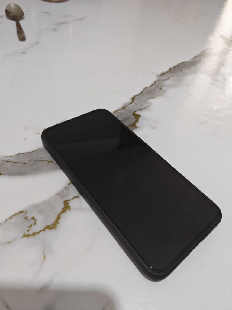 Samsung s23 в отличном состоянии