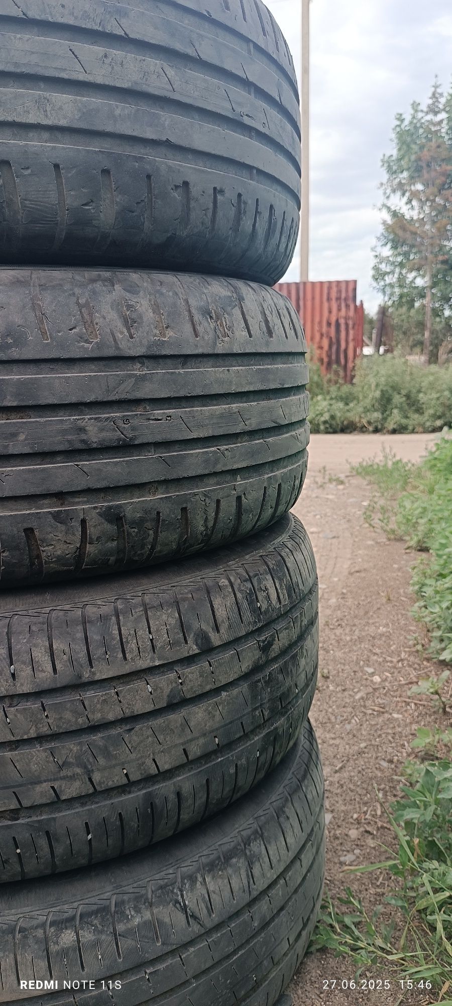 Продам шины среднем состояние