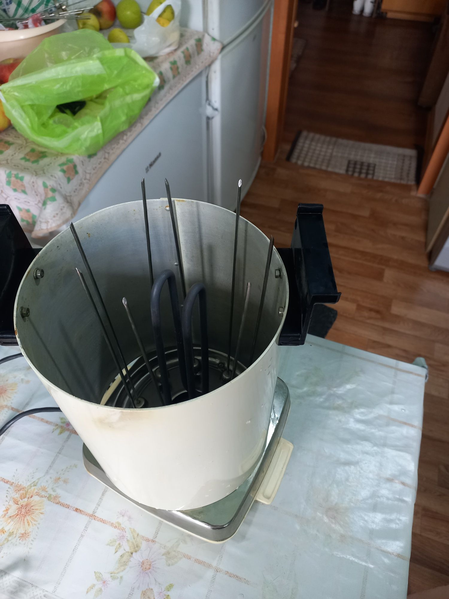 Продам электро шашлычнеца  производства С.С.С.Р.
