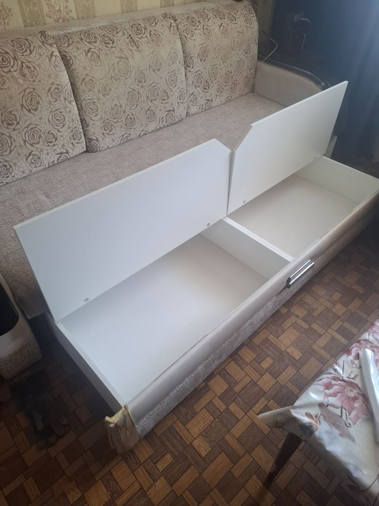 Продам диван бу.