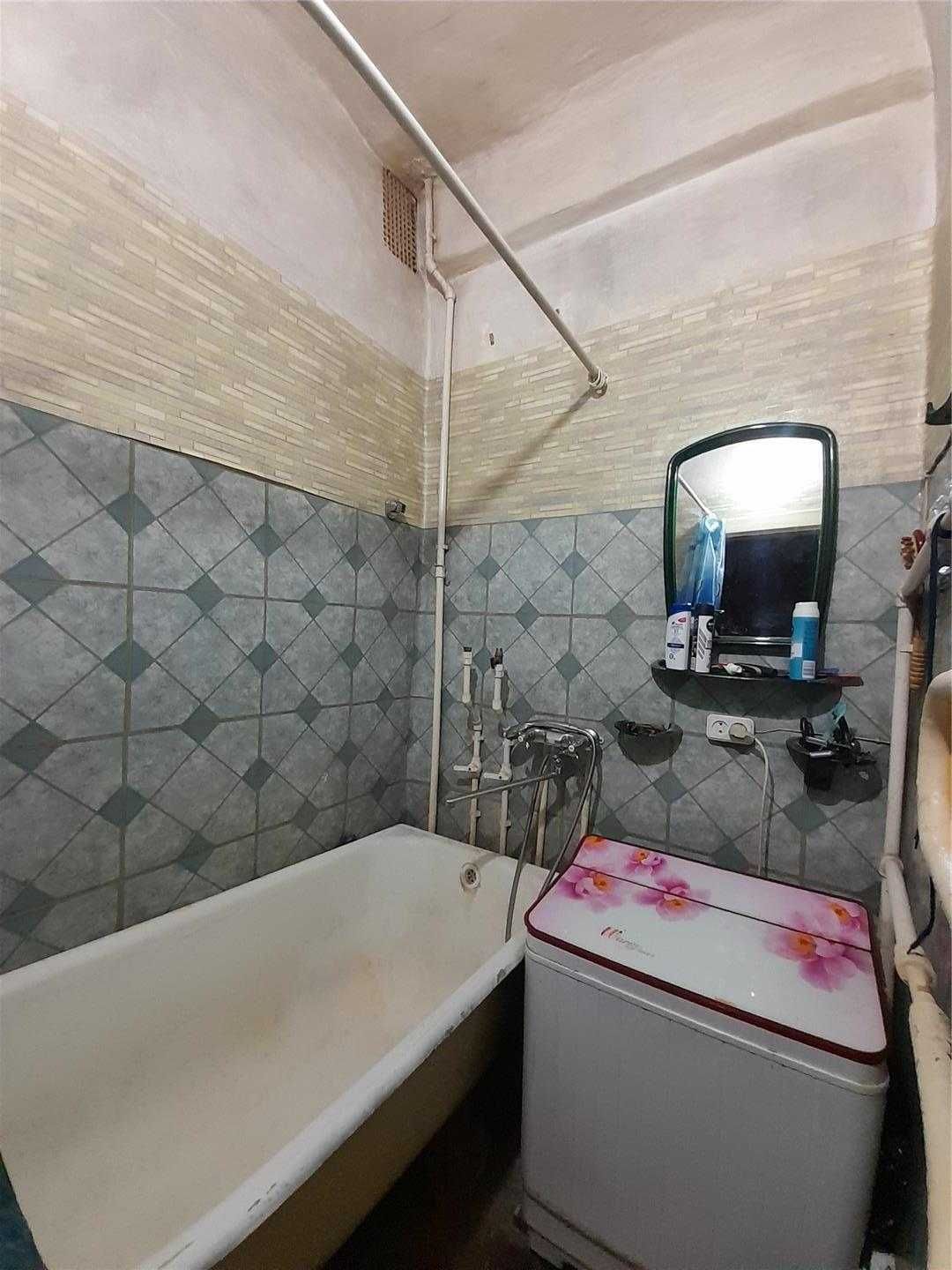 Продам 3 комн кв болгарского типа в старом городе.
на 1 эт 2 эт дома .