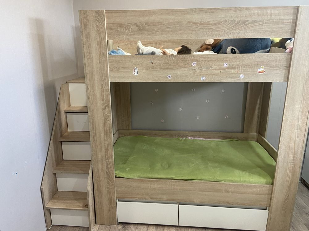 Продам двухярусную кровать 80*160