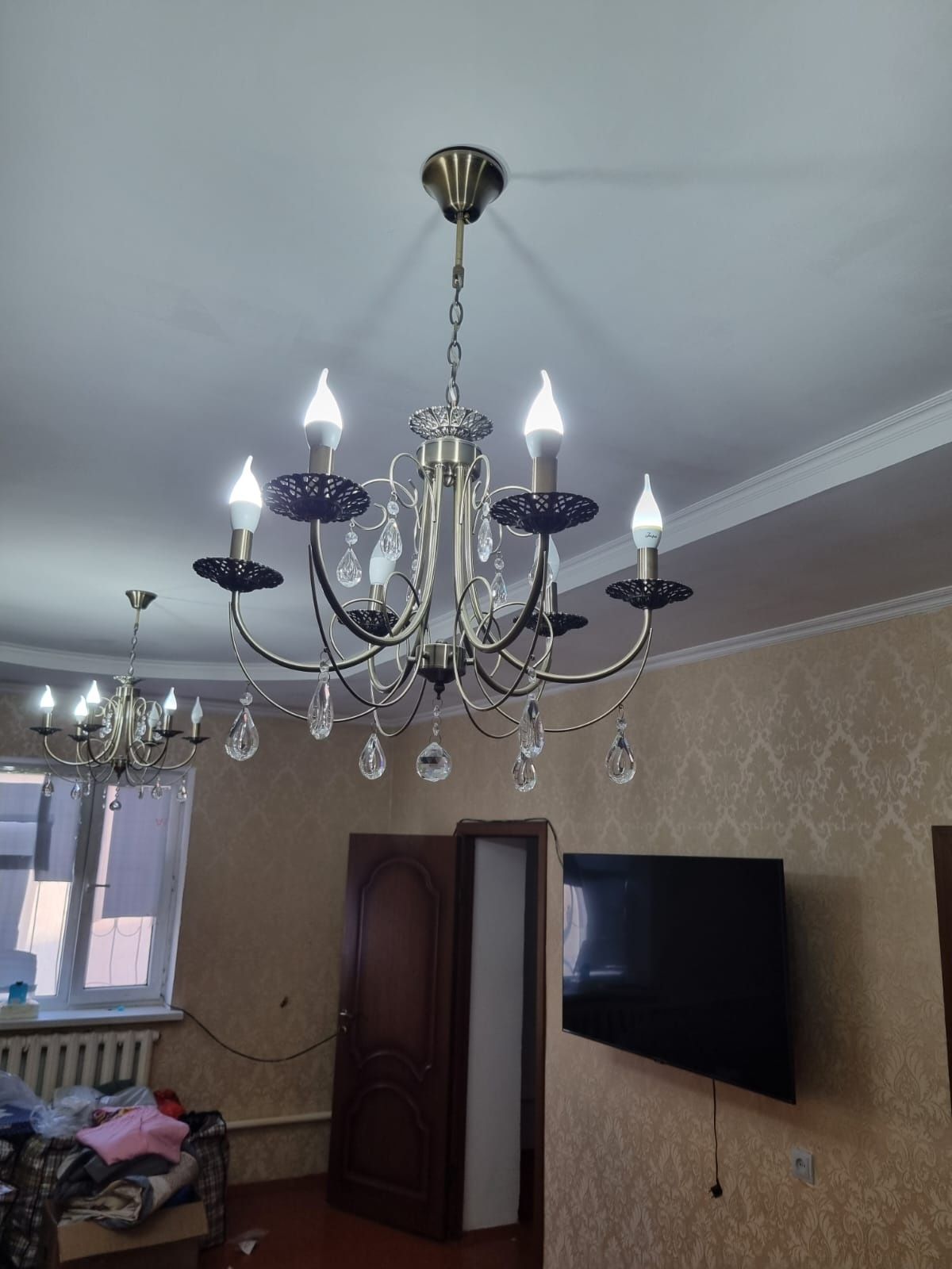 Продаётся люстра