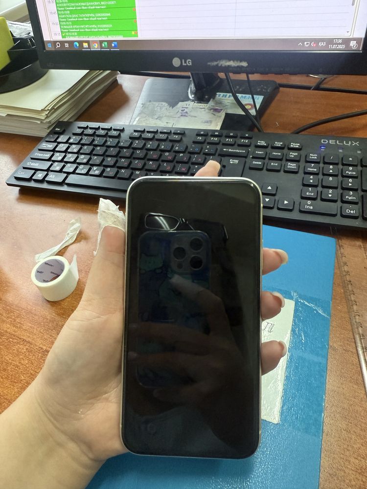 Айфон 11 срочно продам
