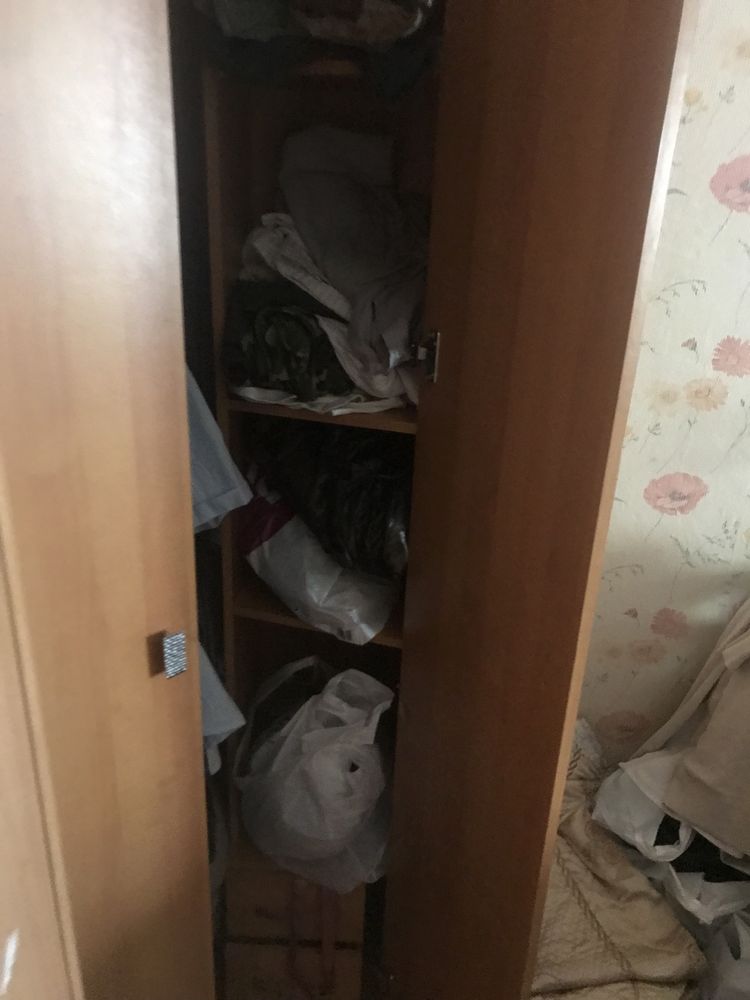 Продам большой платяной шкаф угловой Франция.