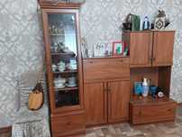 Шкаф гостинныи продам
