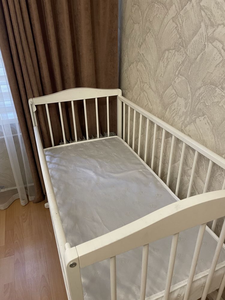 Продам детскую кроватку Орбита 4