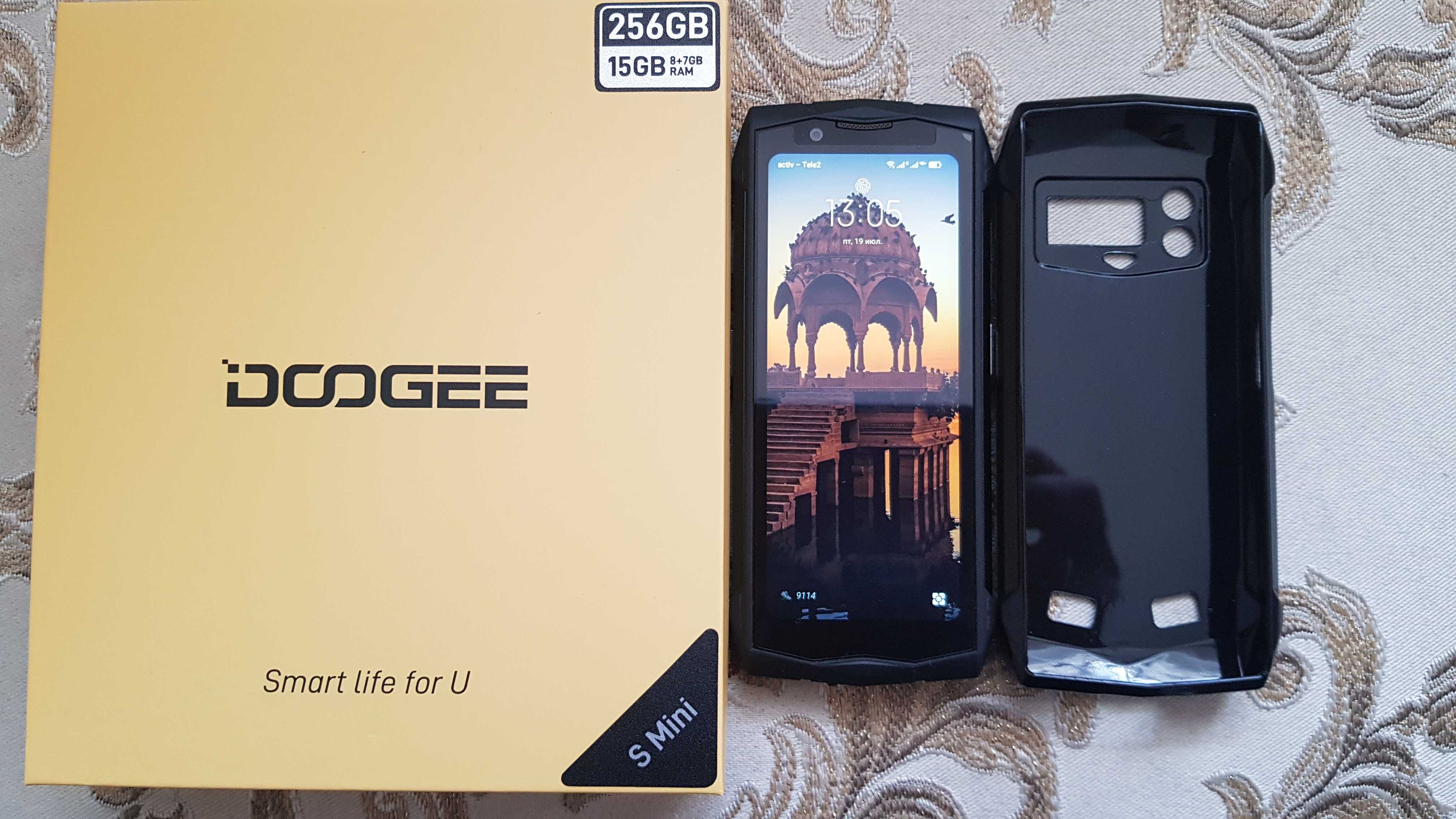Продам смартфон DOOGEE Smini