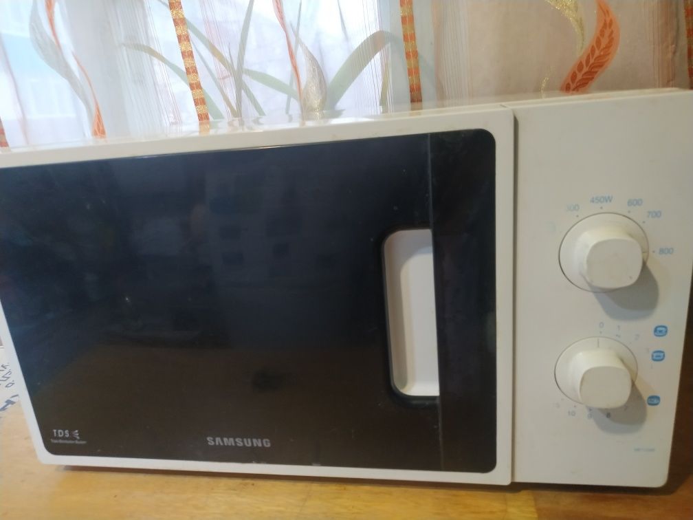 Микроволновка Samsung отлично греет.