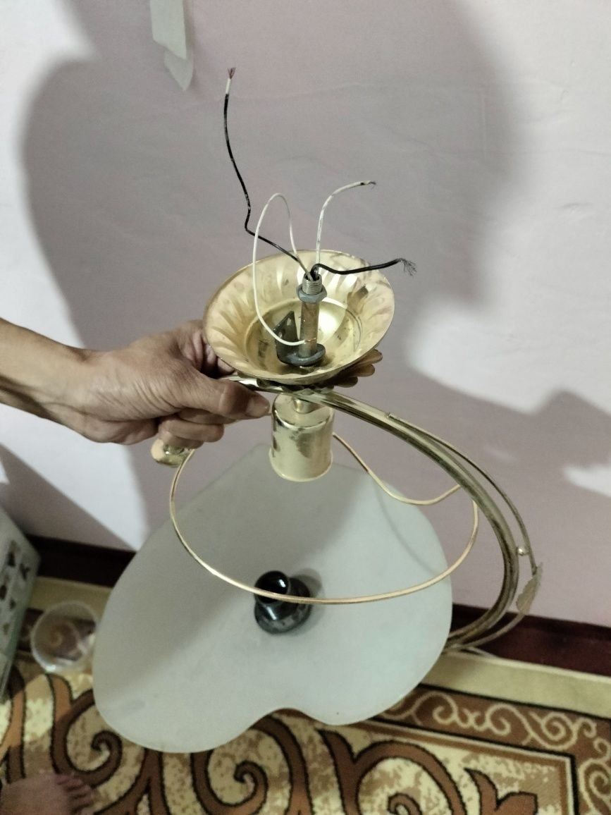 Люстра сатылады 2500 тенге