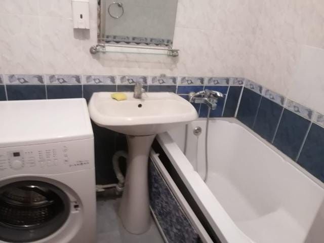Продам 2х комн кв в м-не Жайлау