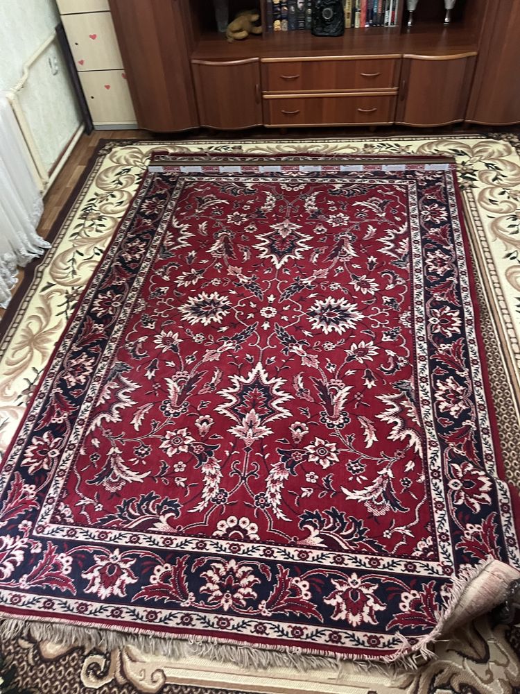Продам отличный Ковер