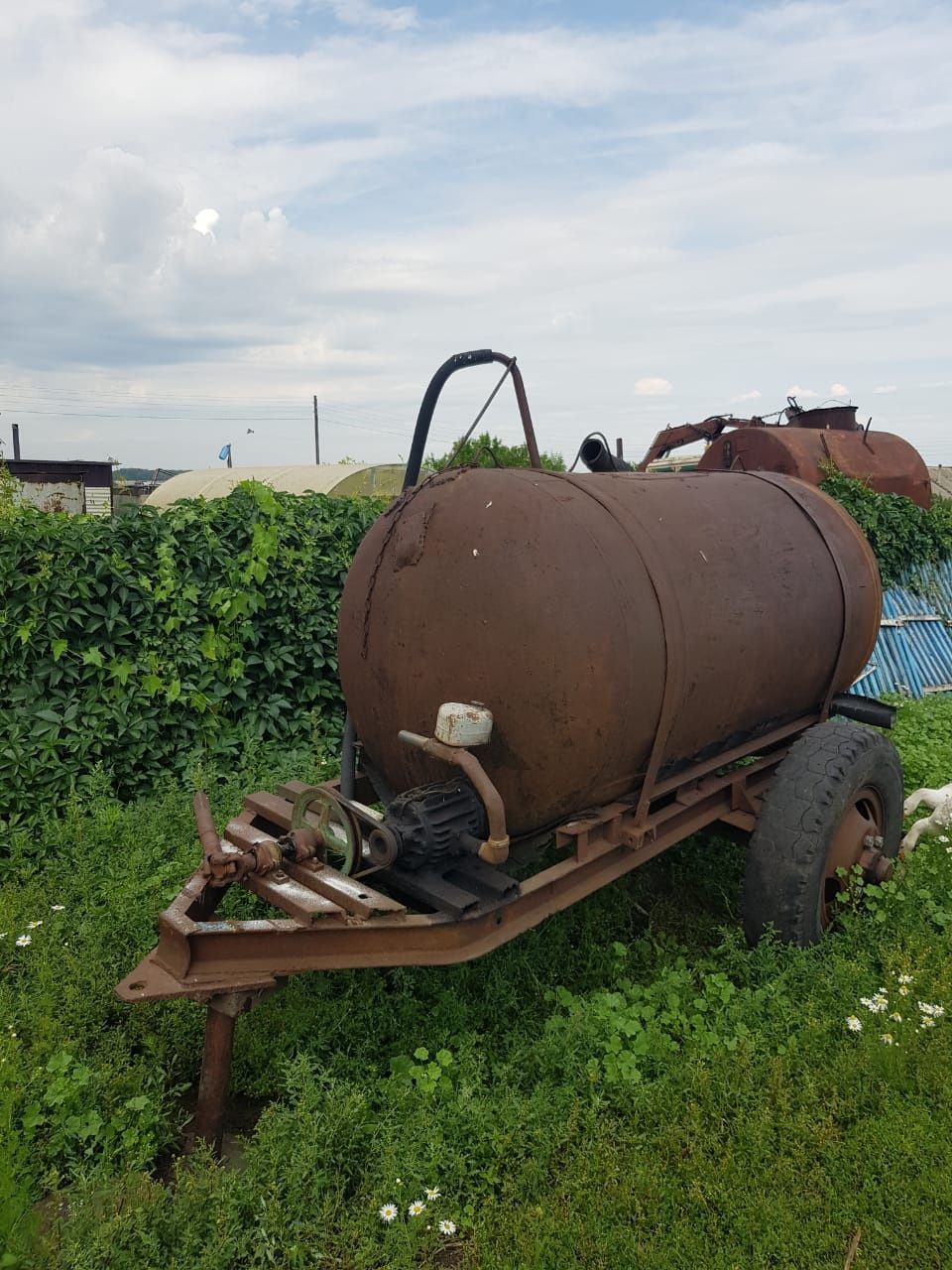 Продам бочку 3 куб