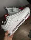 Белые кроссовки Nike Airmax