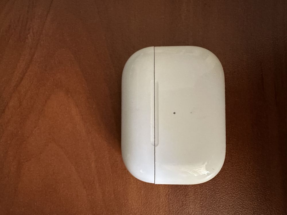 Продам Apple AirPods Pro