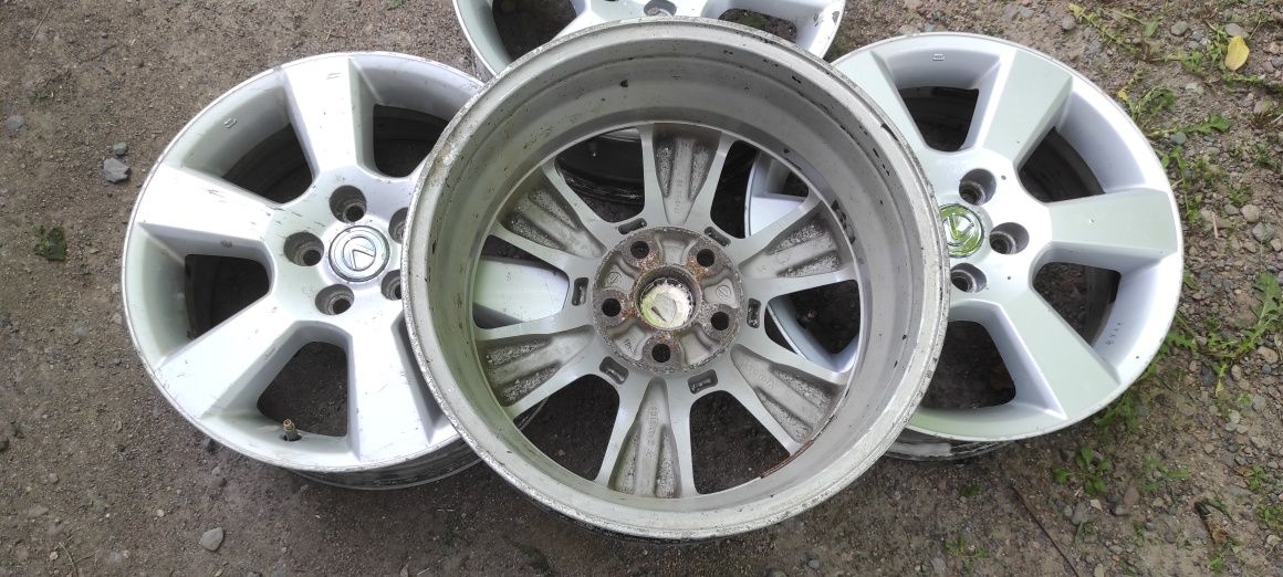 Комплект оригинальных дисков R17. Lexus RX. Toyota