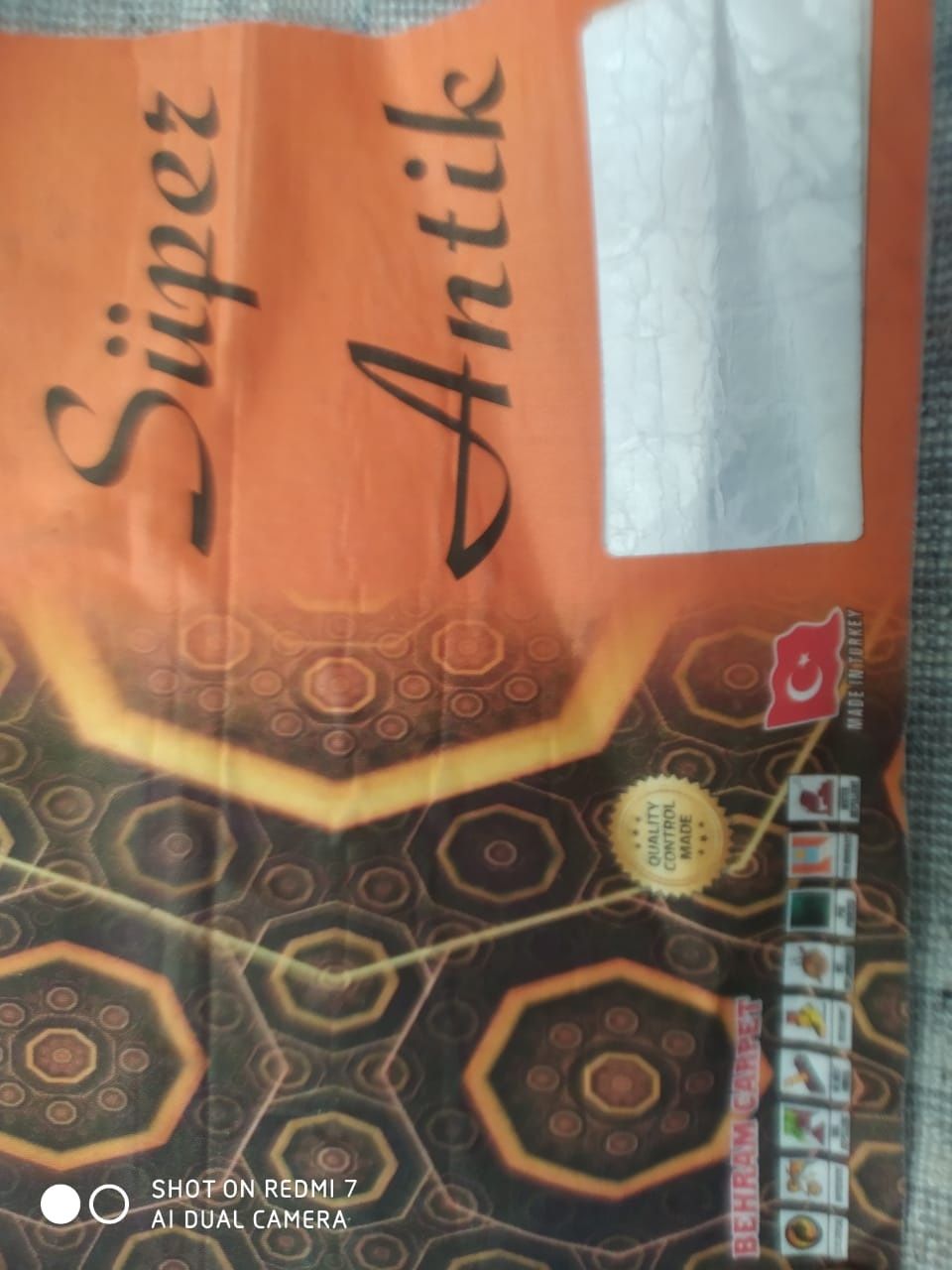 Продам ковёр с сидушками на стулья