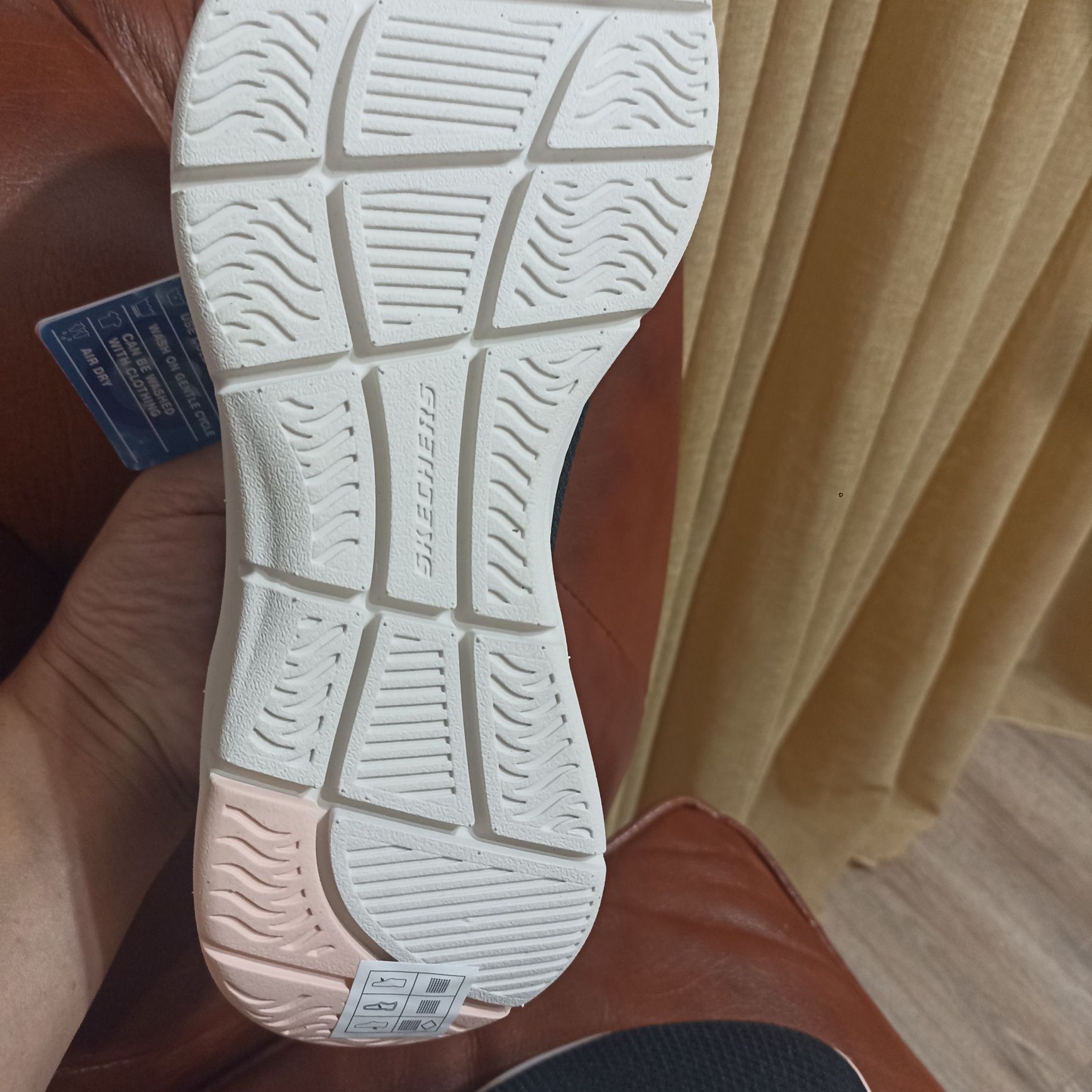 Женские кроссовки Skechers
