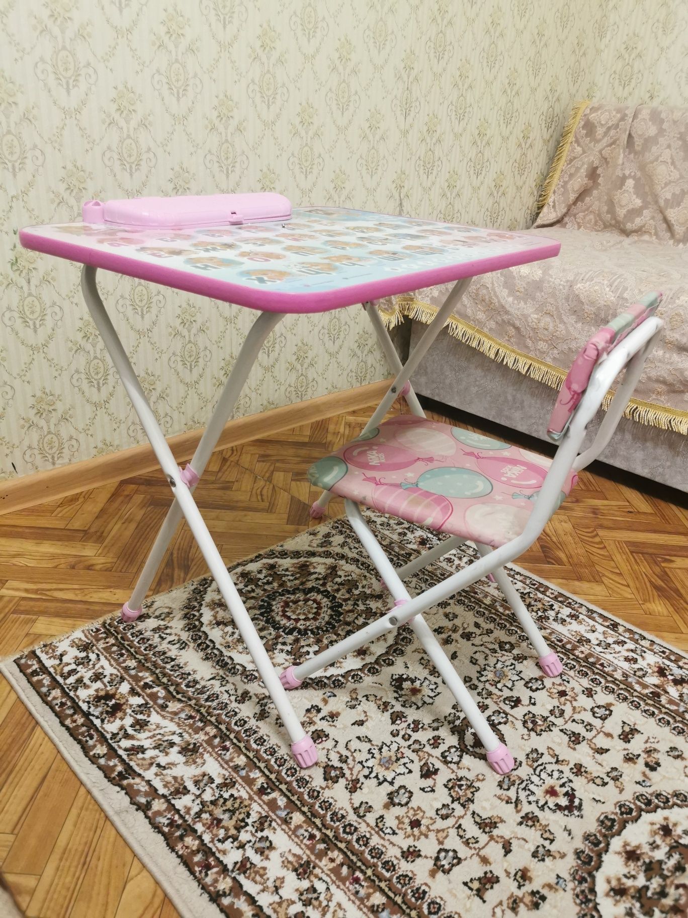 Детский столик для девочек