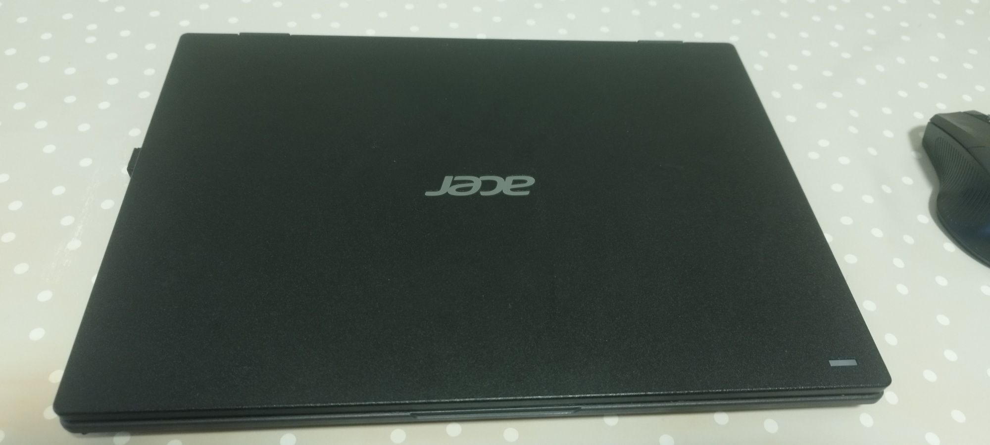 Продам нетбук Acer Travel Mate B
