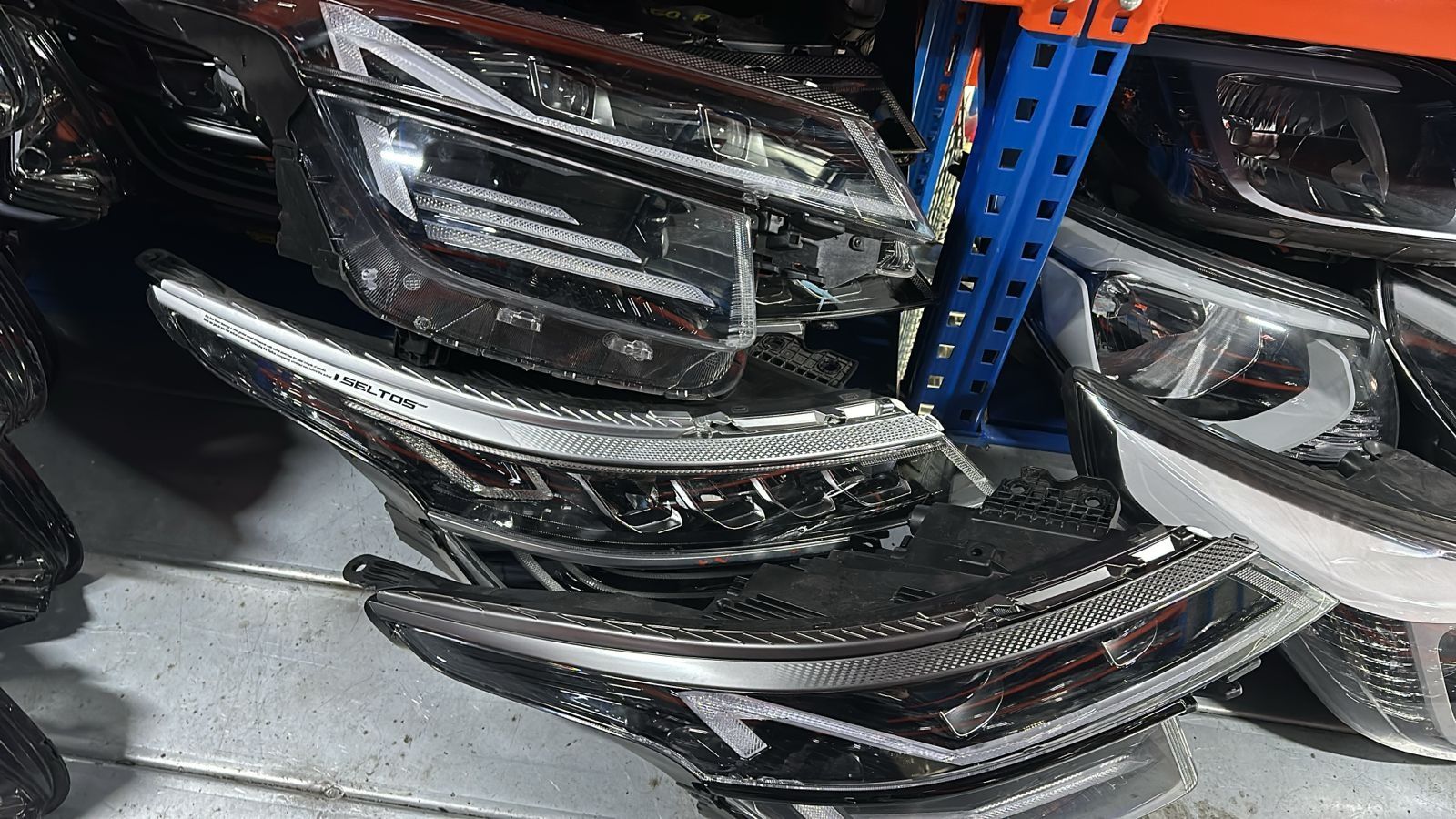 Фара на Hyundai Kia Хюндай Киа