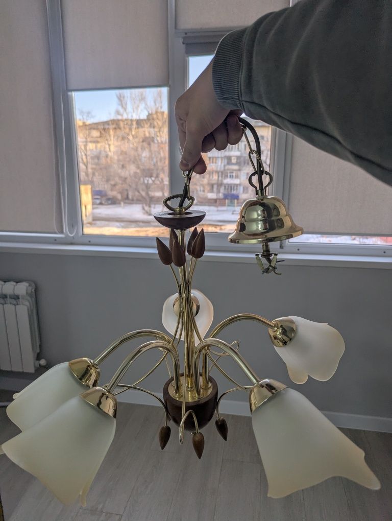 Люстра пятирожковая