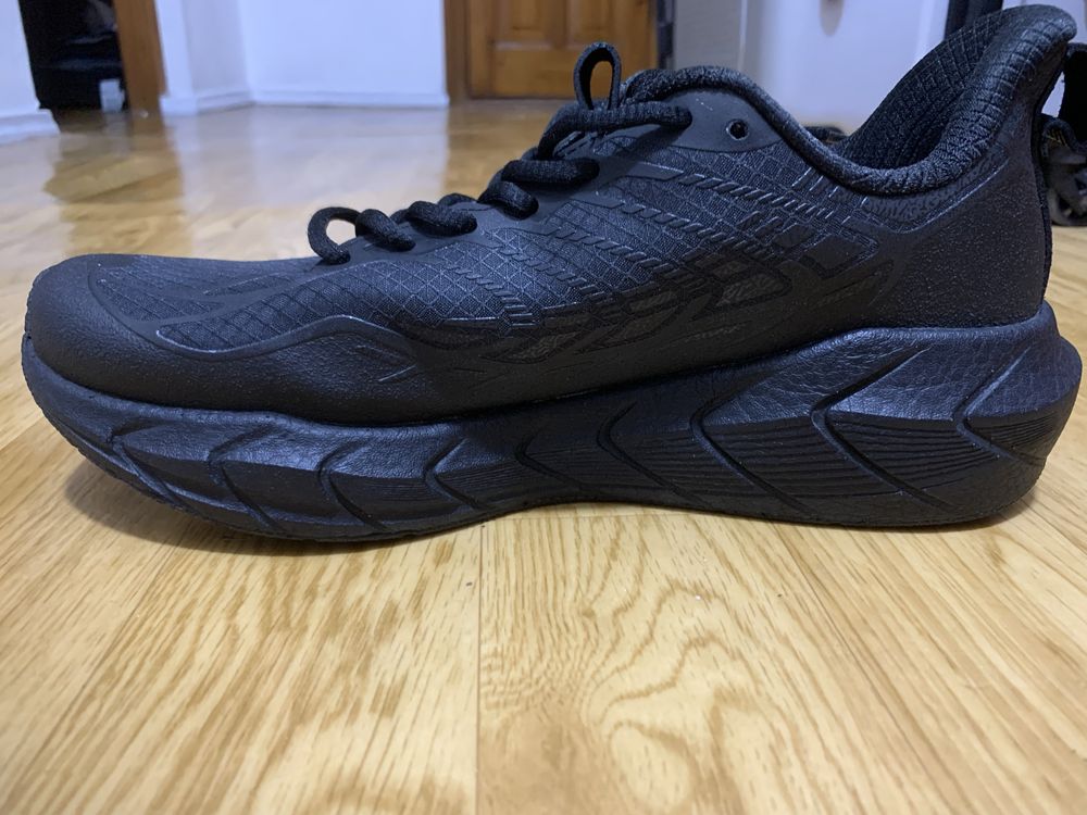 Продается беговые кроссовки BMAI RUN