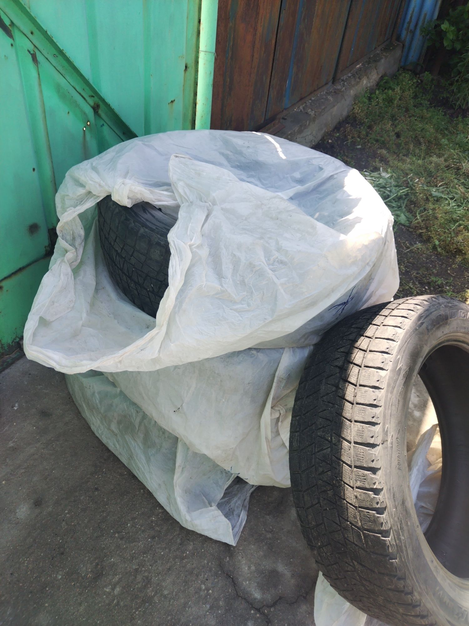Шины 235/55/19 зимние