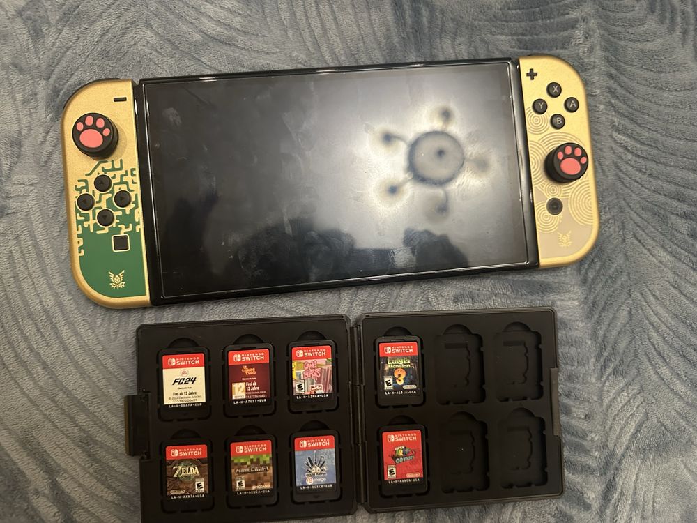 Продам nintendo switch oled очень хорошая комплектация