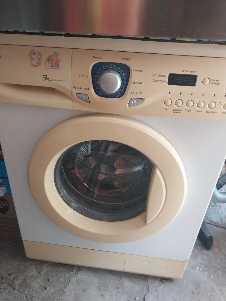 Продам стиральную машинку
