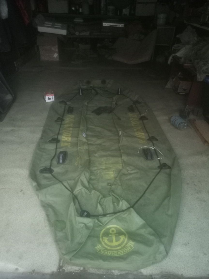 Продам лодку Navigator II 400