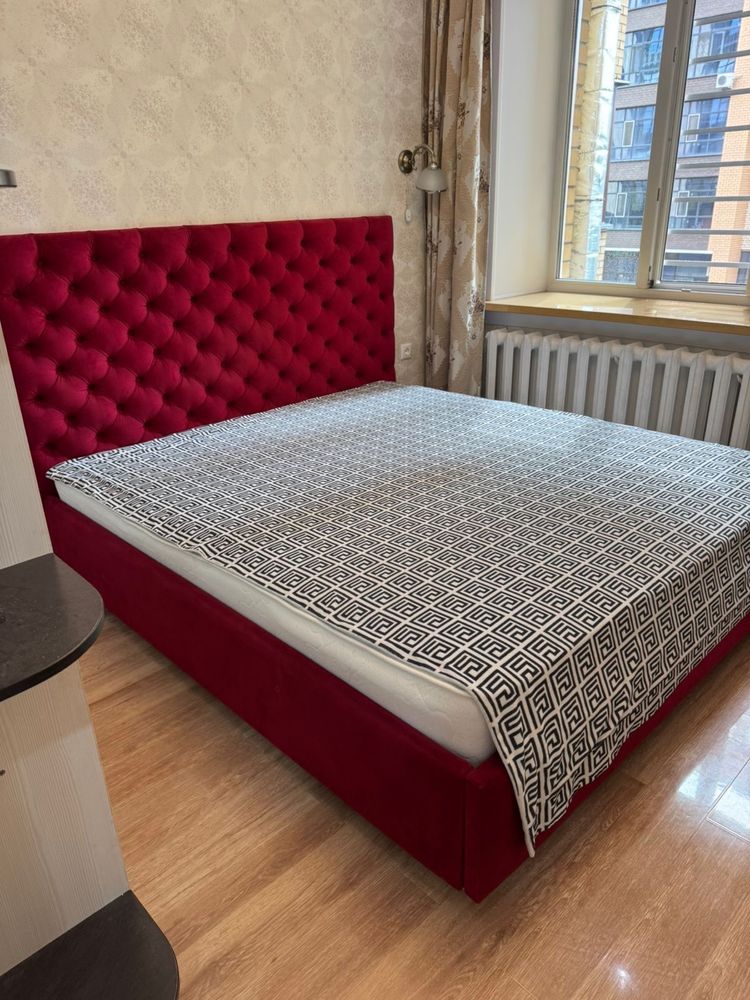 Продам кровать с матрасом