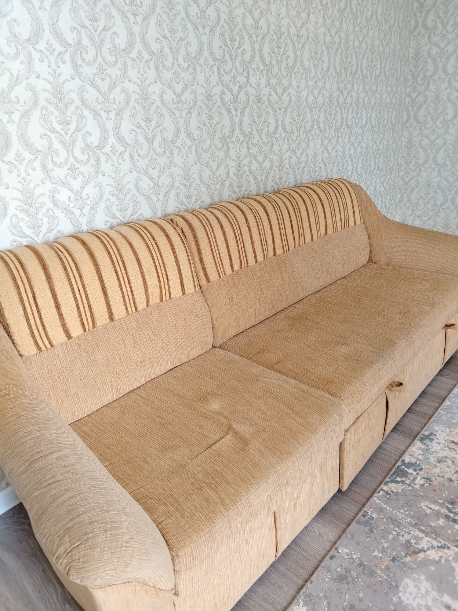 Продам диван с креслом