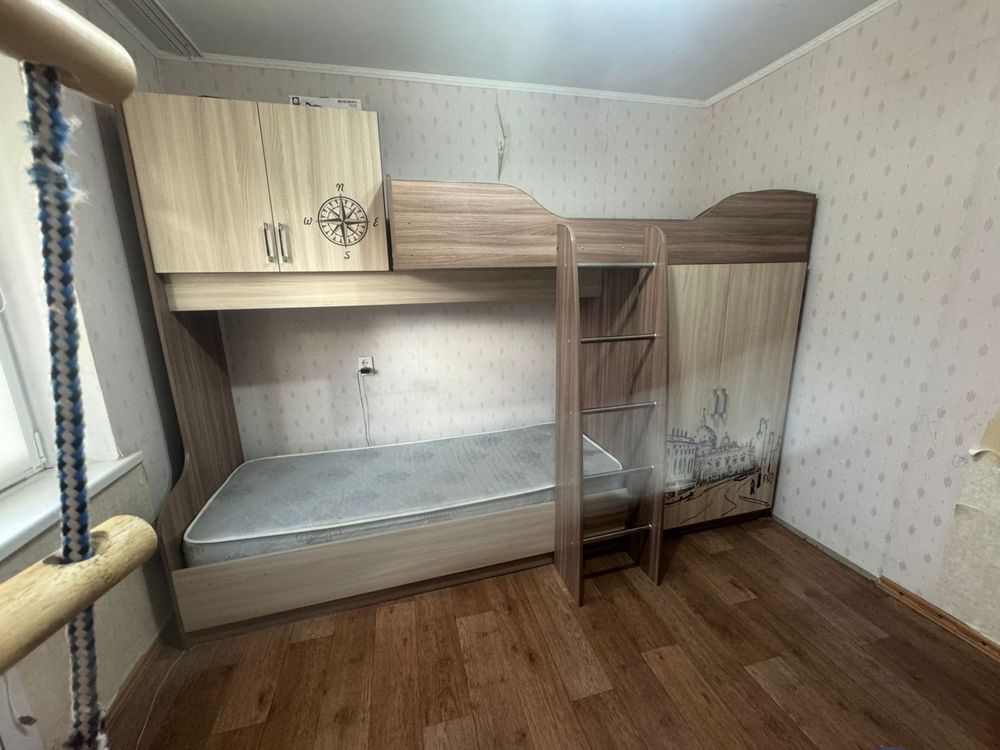 Продам детскую этажную  кровать