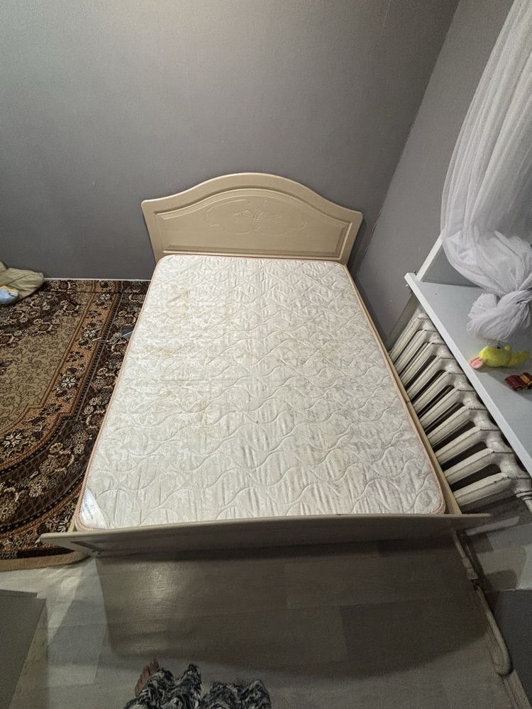 Спальный кровать