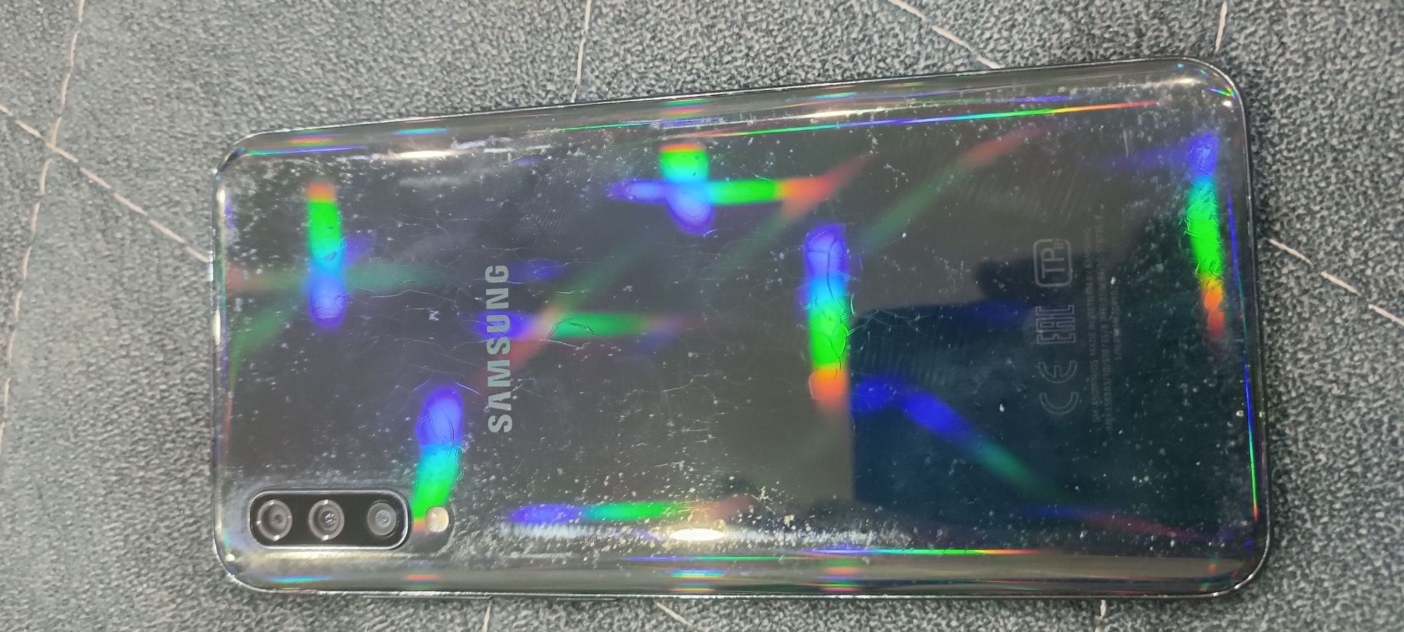 Продам Samsung A50