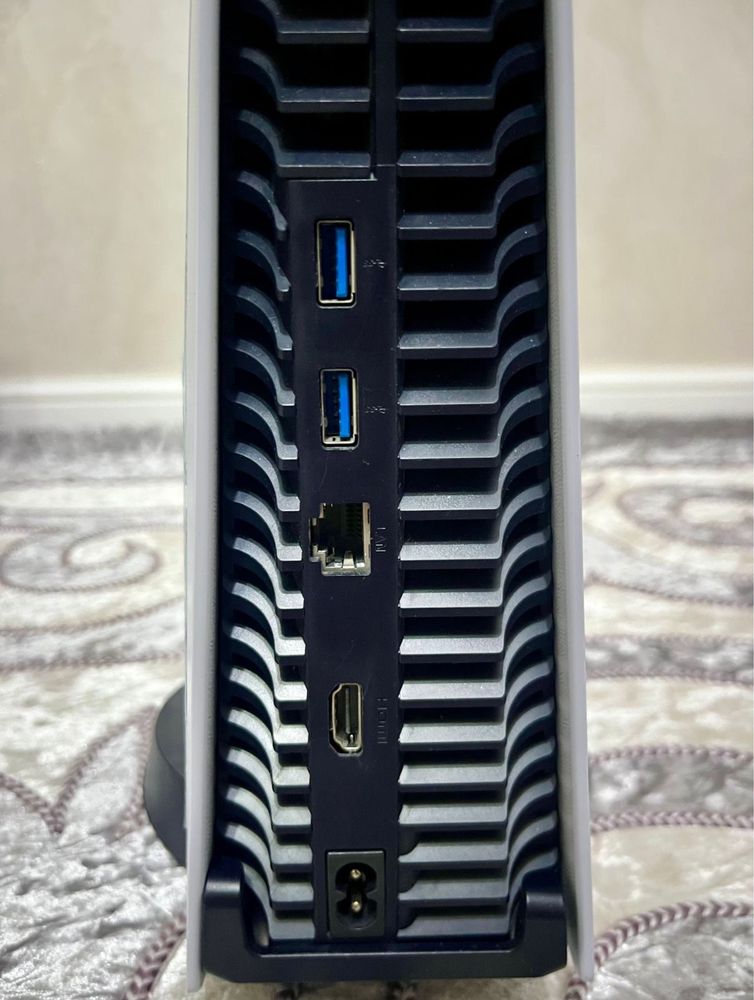Ps5 pro 1tb. Почти новый.