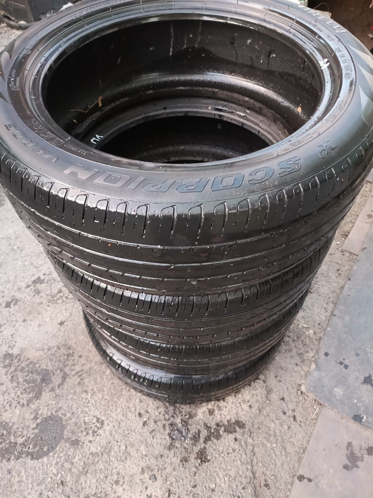 Продам 225_55_19 шины.