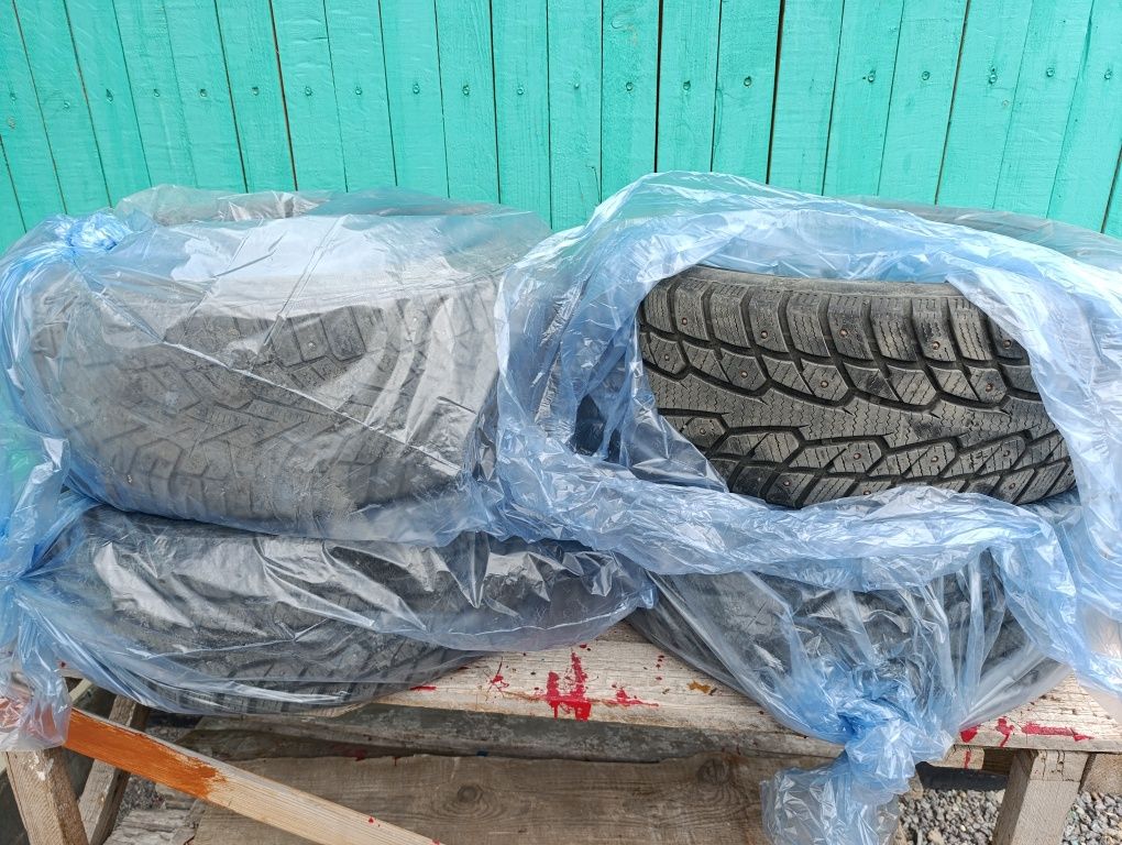 Продам Зимнию резину р17
