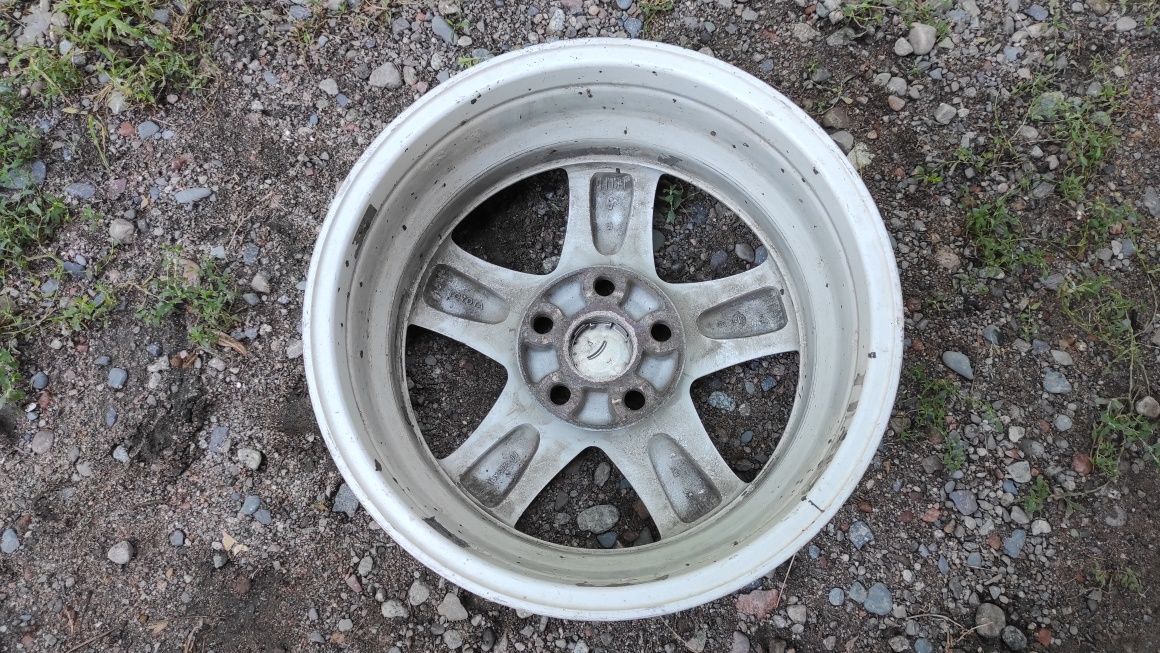 Оригинальный диск R16. Toyota Camry.