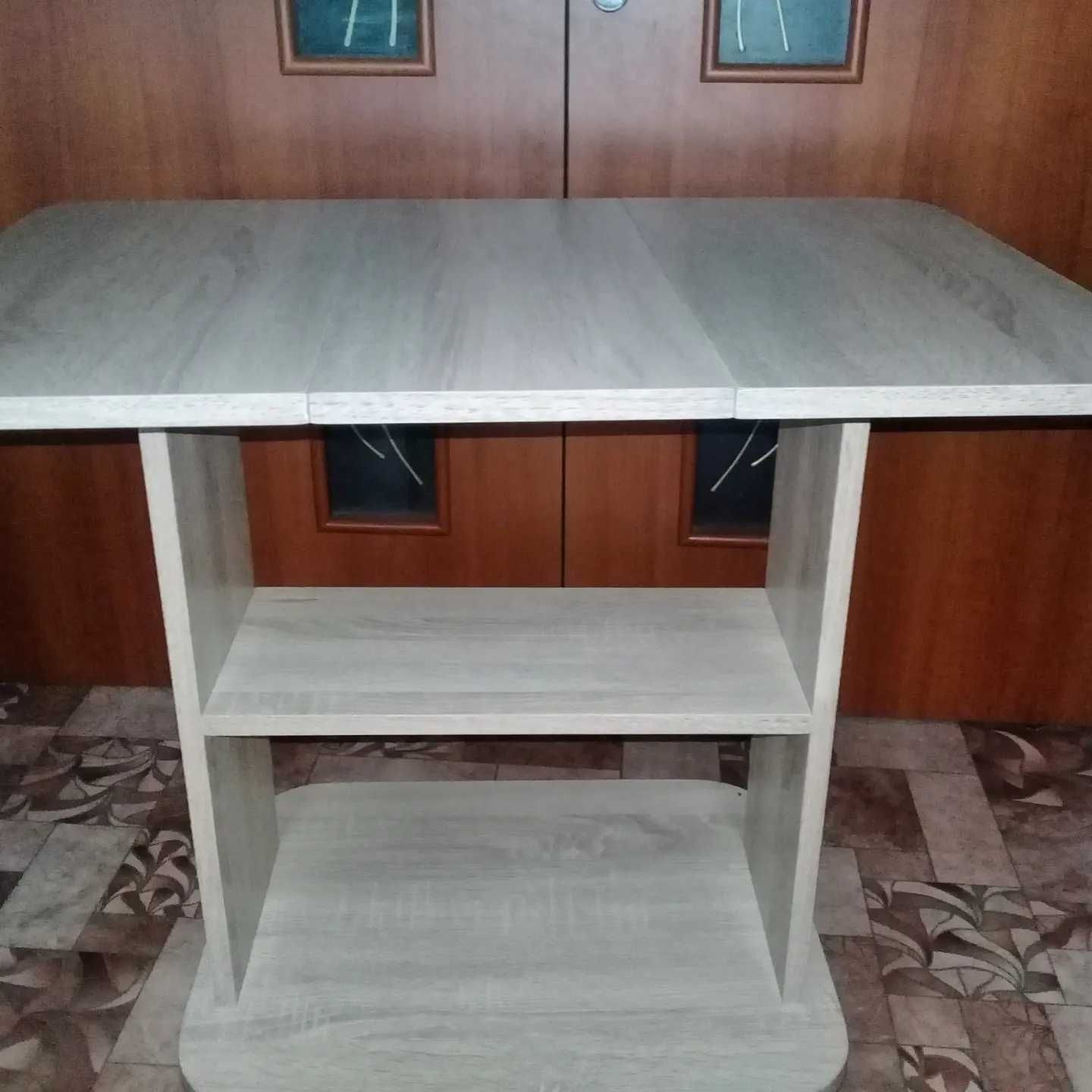 Столики чайные журнальные.