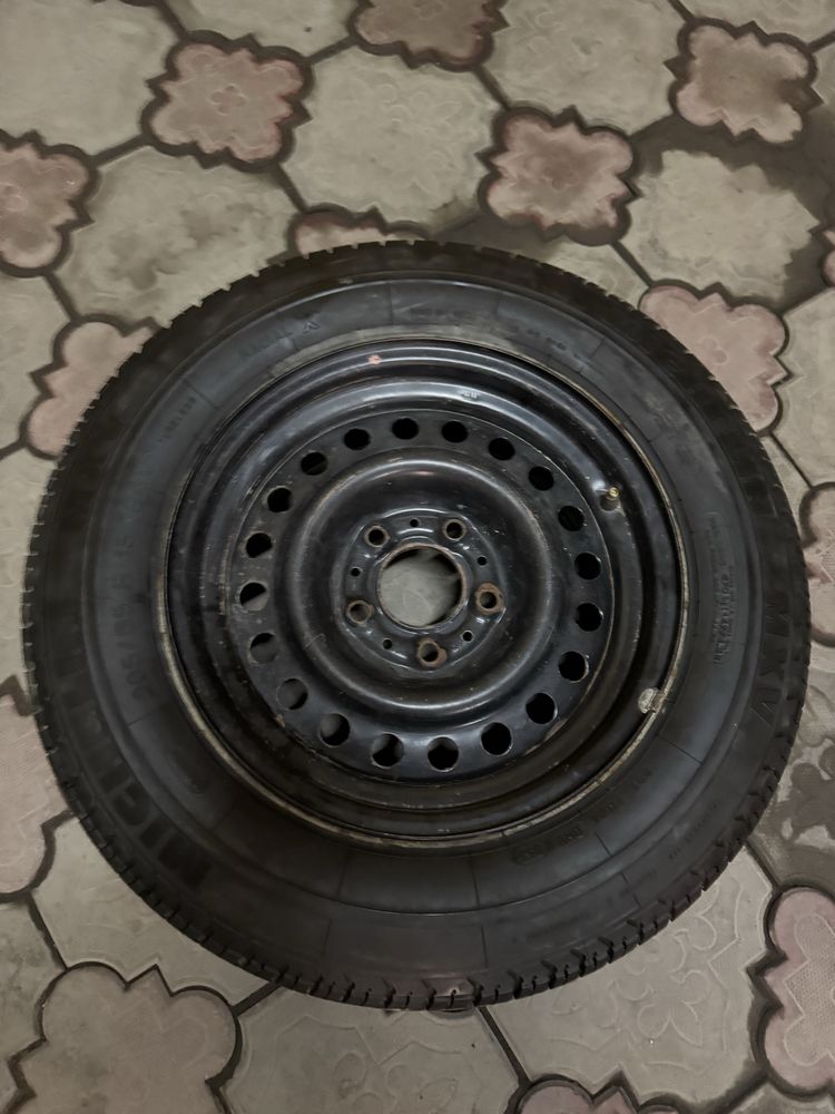 Продам зимнюю шину Michelin MXV 205/65 R15 — отличное состояние