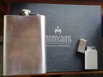 Подарок для мужчины! Продам новую фляжку и зажигалку "moon grass"
