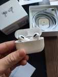 Продаю AirPods pro первого поколение