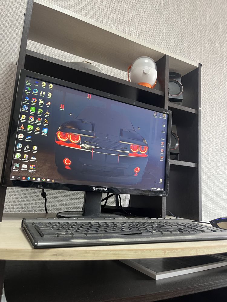 Стол для компьютера