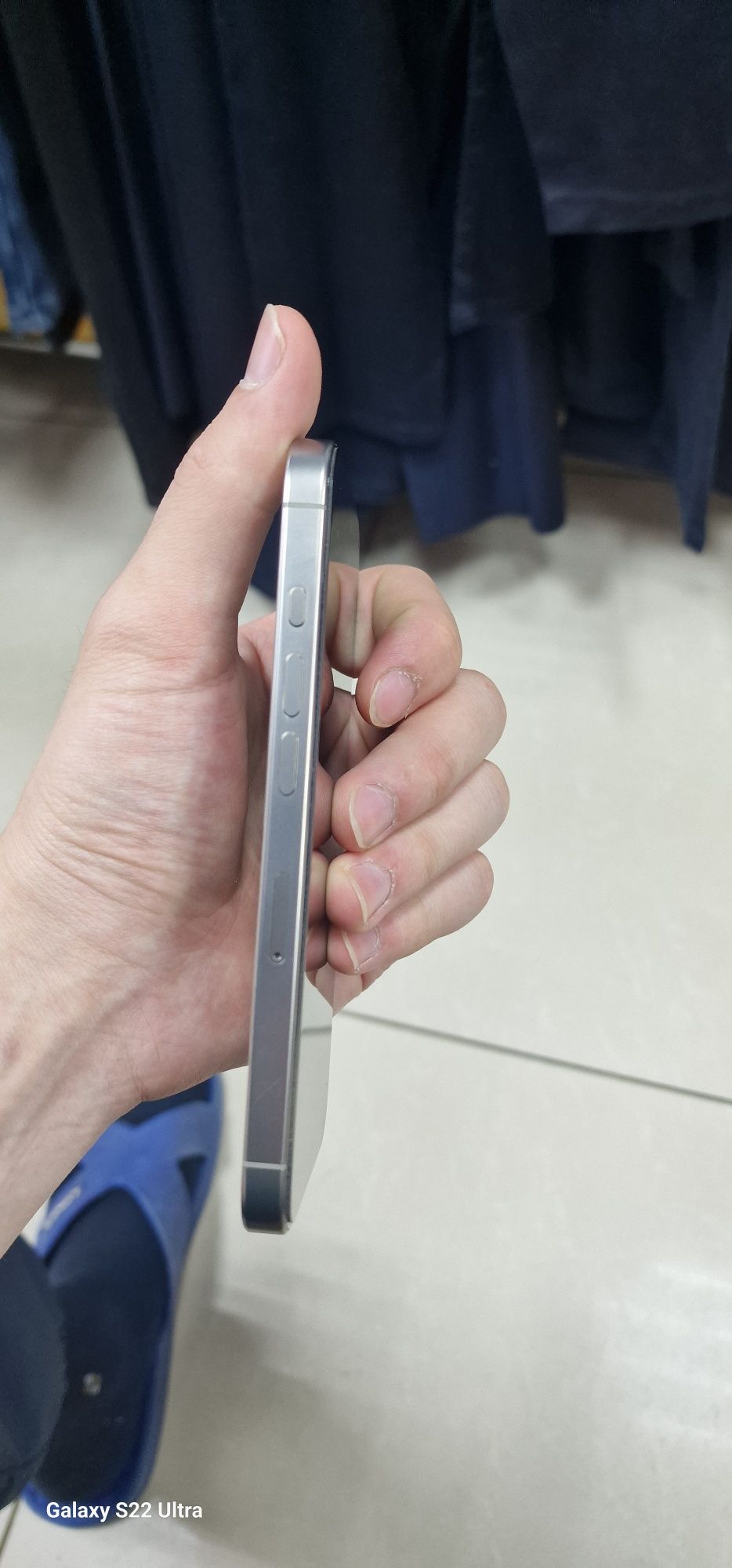 Продам Iphone 16pro /256г