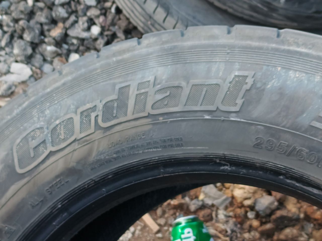 Шины безкамерки комплект 4 шт размер 295/60 R22.5