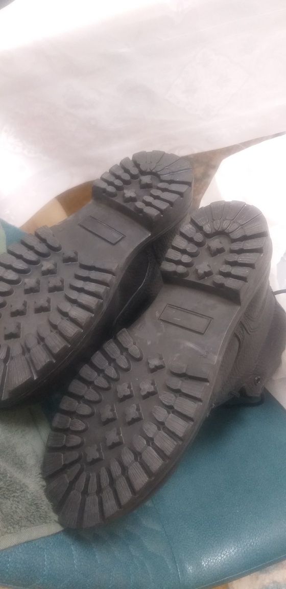 Продам зимние берцы