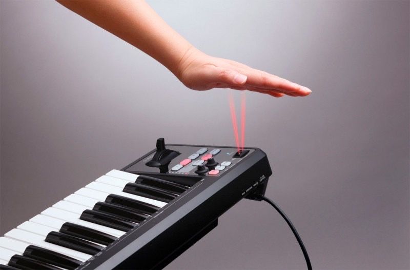 Клавиши MIDI Roland A-49